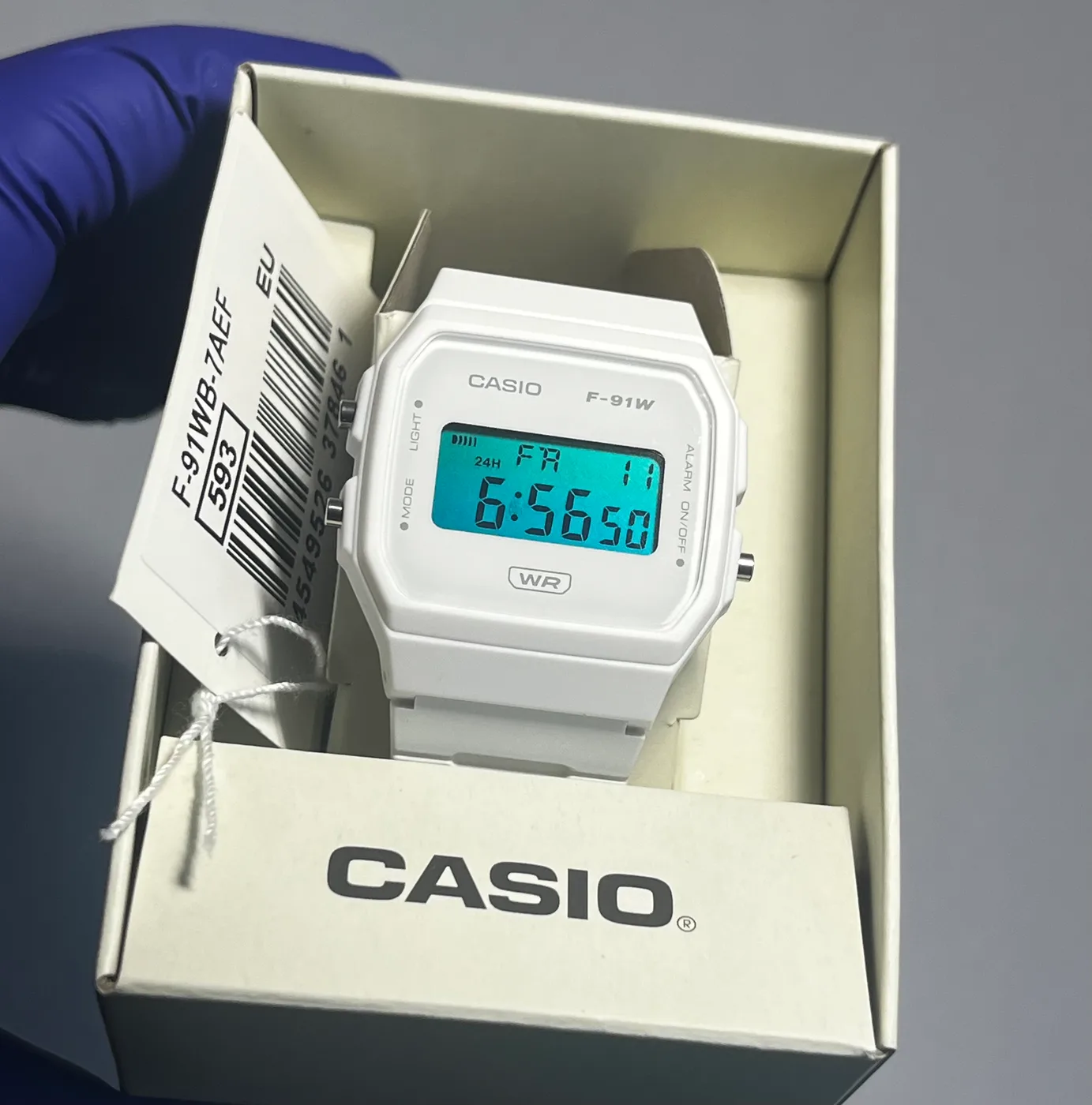 Casio F91WB Blanco · Degradado Azul · Gradient