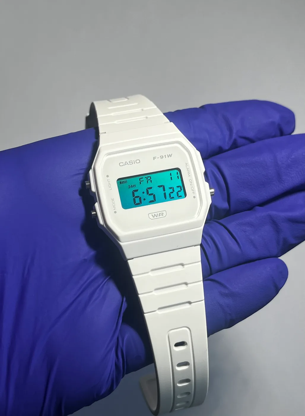 Casio F91WB Blanco · Degradado Azul · Gradient