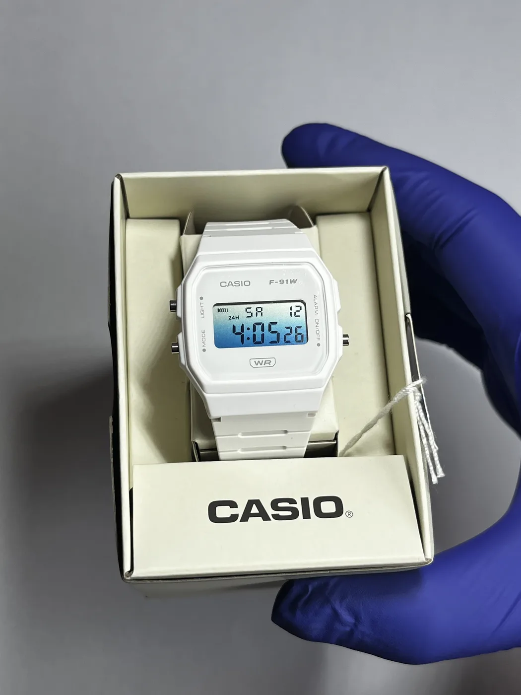 Casio F91WB Blanco · Degradado Azul · Degradado