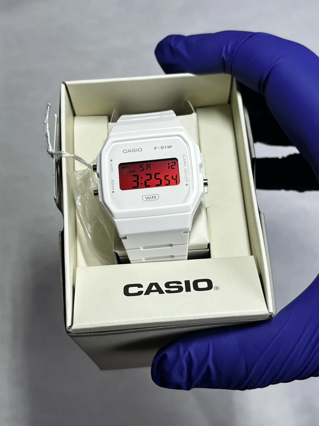 Casio F91WB Blanco · Degradado Rojos · Gradient