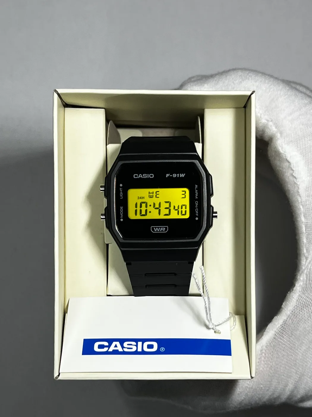 Casio F91WB Negro · Amarillo · Filtro de color