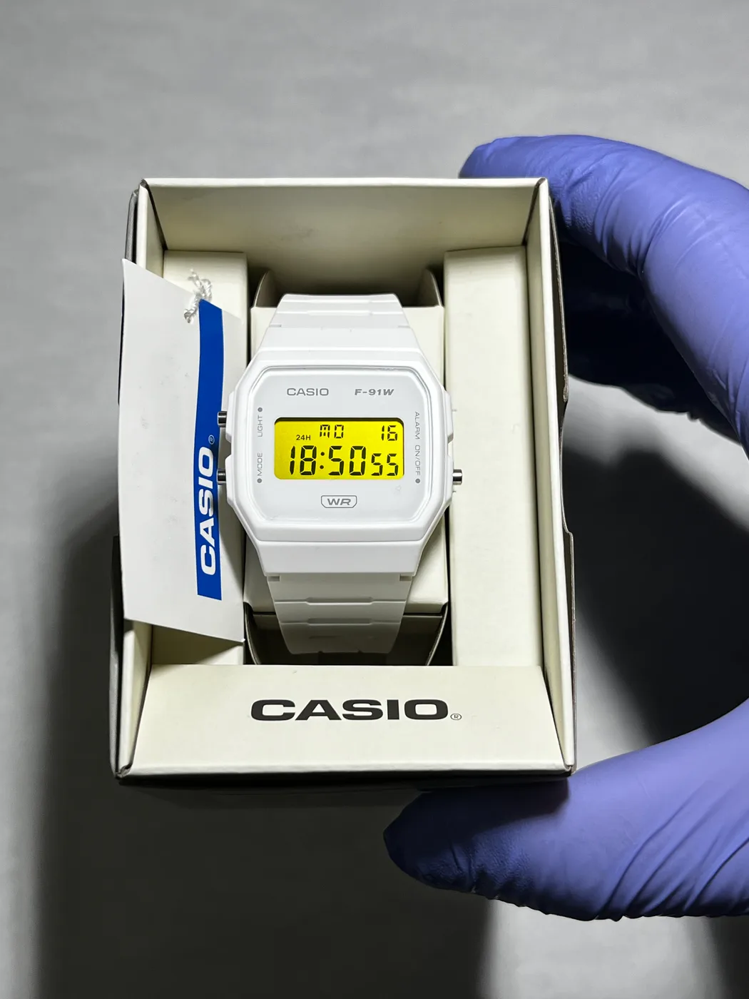 Casio F91WB Blanco · Amarillo