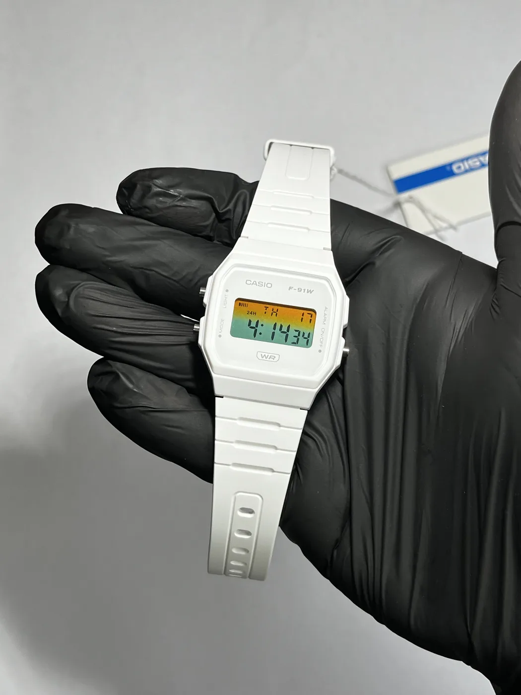 Casio F91WB Blanco · Degradado Verde Naranja · Gradient