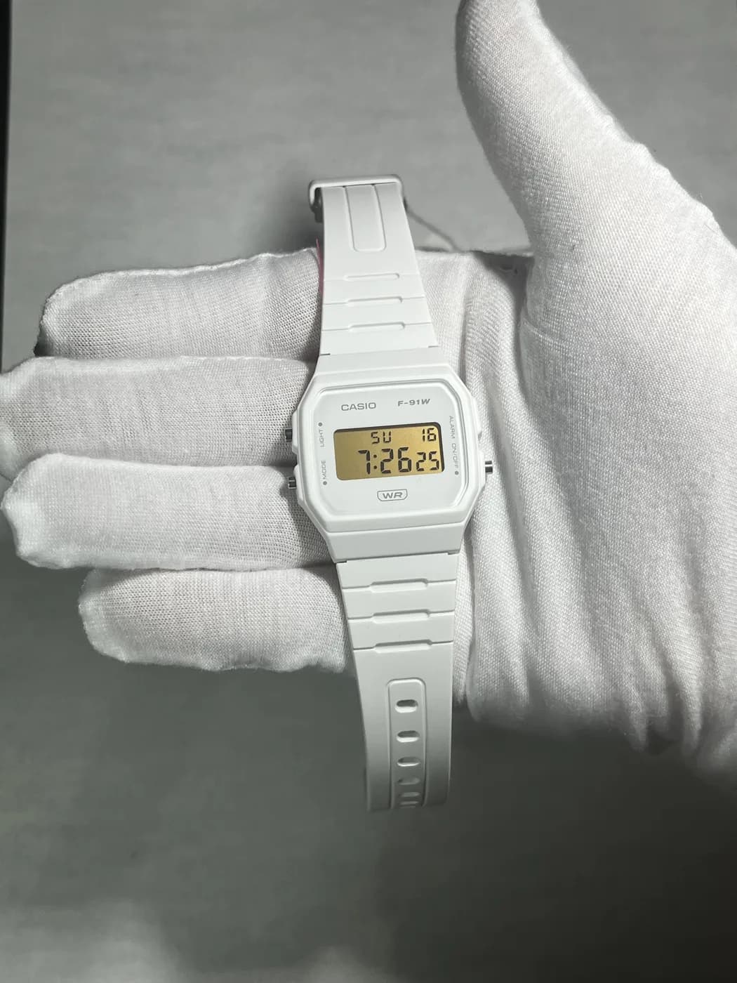 Casio F91WB Blanco · Naranja