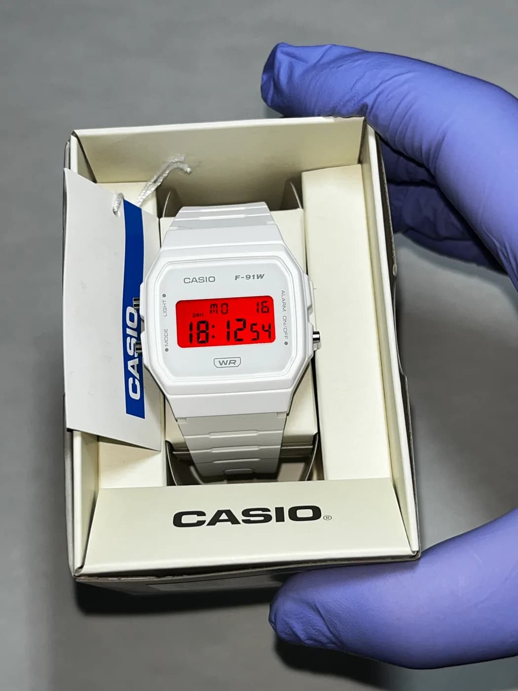Casio F91WB Blanco · Rojo