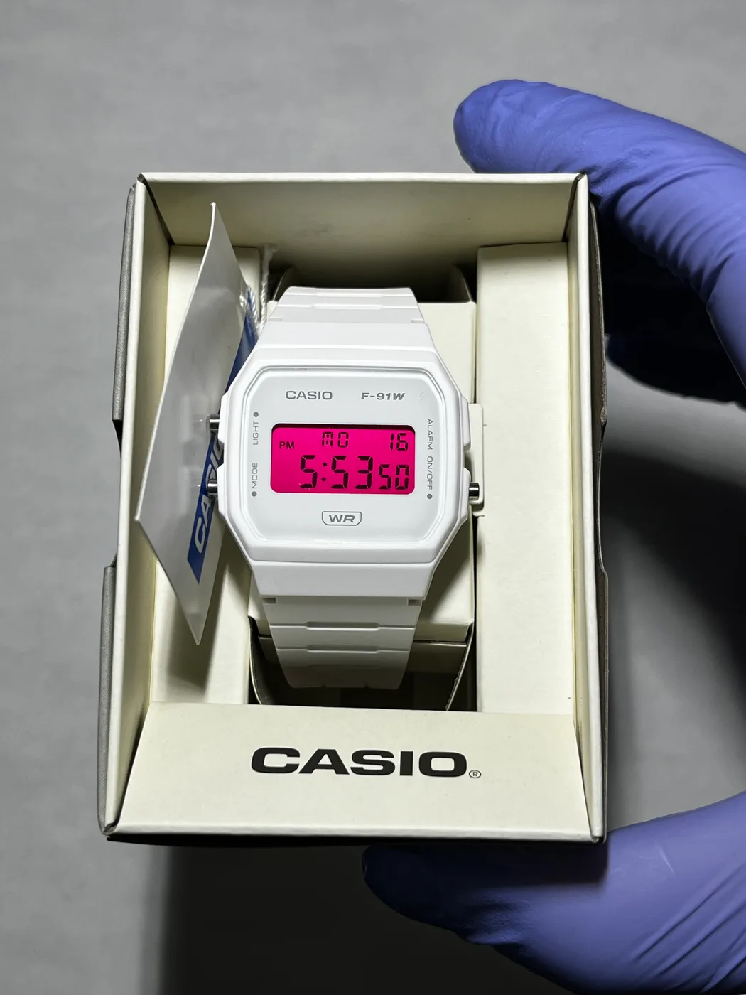 Casio F91WB Blanco · Rosa